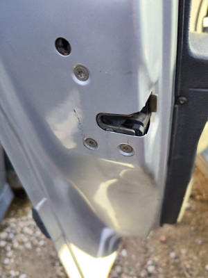 CERRADURA PUERTA DELANTERA IZQUIERDA