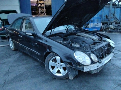 MERCEDES-BENZ CLASE E (BM 211) BERLINA
