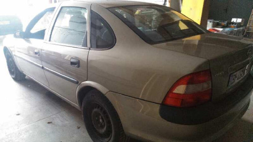  OPEL VECTRA B BERLINA 