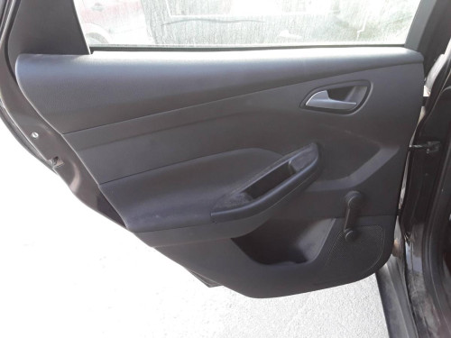 GUARNECIDO PUERTA TRASERA IZQUIERDA Ford FOCUS BERLINA (CB8) 