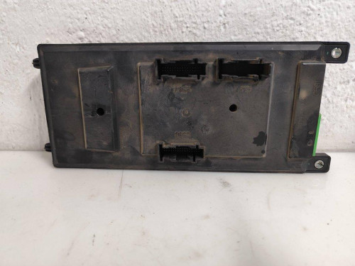  CAJA RELES / FUSIBLES LAND ROVER 