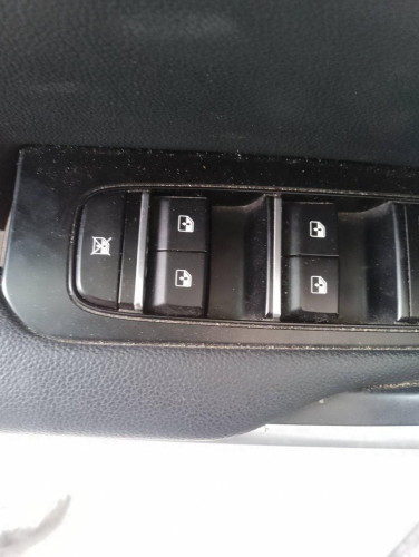 MANDO ELEVALUNAS DELANTERO IZQUIERDO Kia XCEED 