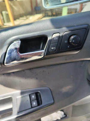 MANETA INTERIOR DELANTERA IZQUIERDA