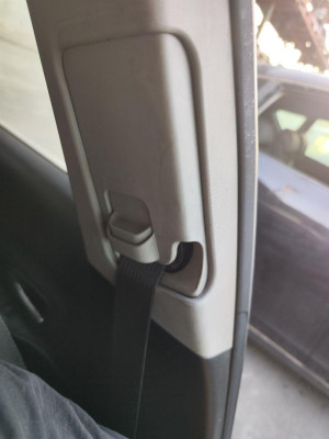 CINTURON SEGURIDAD DELANTERO IZQUIERDO