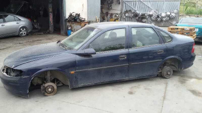 OPEL VECTRA B BERLINA