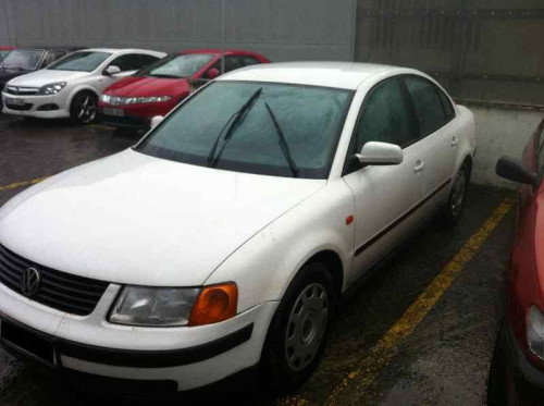  VOLKSWAGEN PASSAT BERLINA (3B2) 