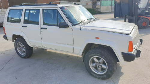  CHRYSLER JEEP CHEROKEE (J) 