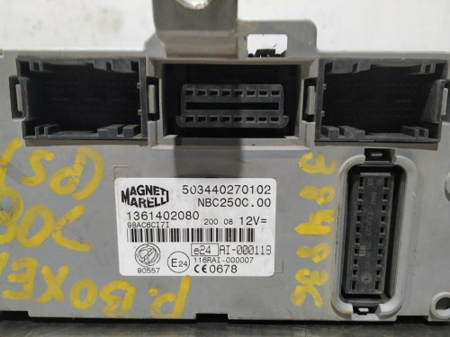  CAJA RELES / FUSIBLES 