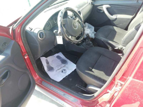 DACIA SANDERO — vehículo donante para recambios 