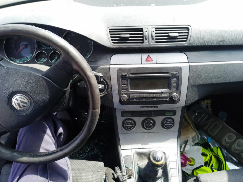  VOLKSWAGEN PASSAT BERLINA (3C2) 