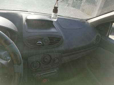 RENAULT CLIO III