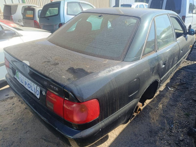 AUDI A6 AVANT (C4)
