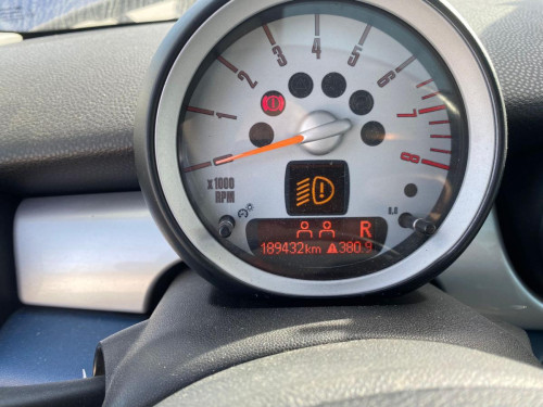  MINI MINI (R56) 
