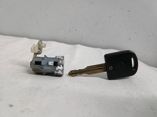  BOMBIN PUERTA DELANTERA DERECHA SUZUKI 