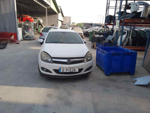 OPEL ASTRA H GTC — vehículo donante para recambios 