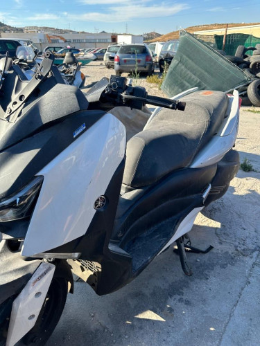  YAMAHA X-MAX 300 
