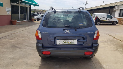 Hyundai Santa Fe (SM)(2001->) 2.4 GLS — vehículo donante para recambios 
