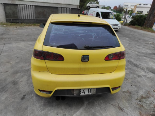 SEAT IBIZA (6L1) — vehículo donante para recambios 
