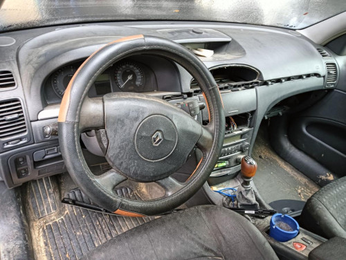 RENAULT LAGUNA II (BG0) — vehículo donante para recambios 