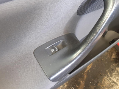MANDO ELEVALUNAS TRASERO IZQUIERDO, VOLKSWAGEN, GOLF V (1K1)(10.2003)