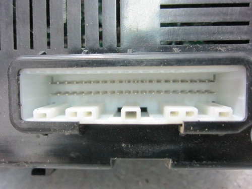  CAJA RELES / FUSIBLES RENAULT CLIO III 