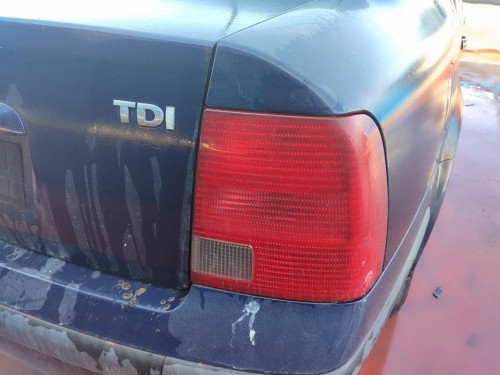  VOLKSWAGEN PASSAT BERLINA (3B2) 