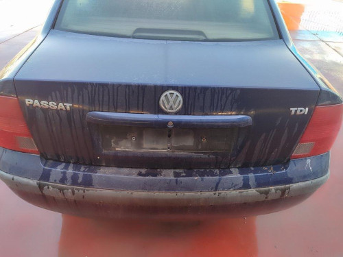 VOLKSWAGEN PASSAT BERLINA (3B2) 