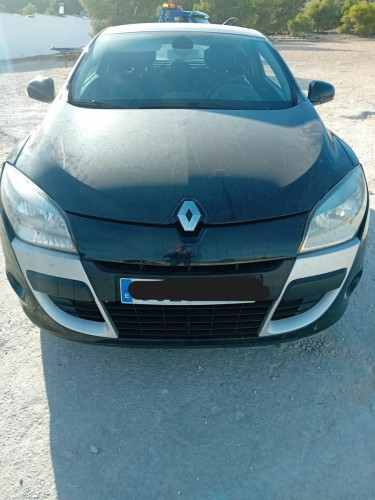 RENAULT MEGANE III COUPE — vehículo donante para recambios 