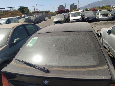 GUARNECIDO PORTON TRASERO