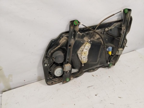ELEVALUNAS DELANTERO IZQUIERDO Volkswagen PASSAT BERLINA (3C2) 