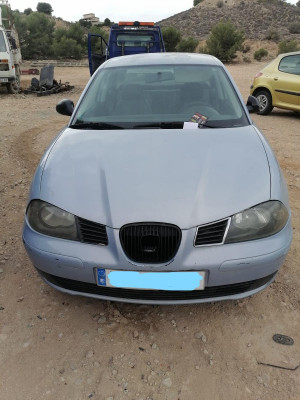 SEAT CORDOBA BERLINA (6L2)