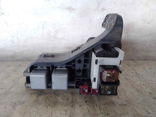 CAJA RELES / FUSIBLES Toyota AVENSIS BERLINA (T25) 