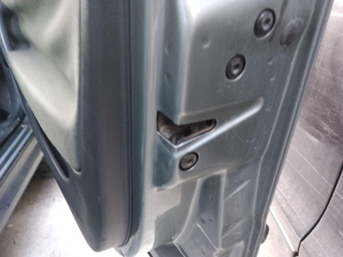 CERRADURA PUERTA DELANTERA DERECHA VOLKSWAGEN PASSAT BERLINA (3B3) 