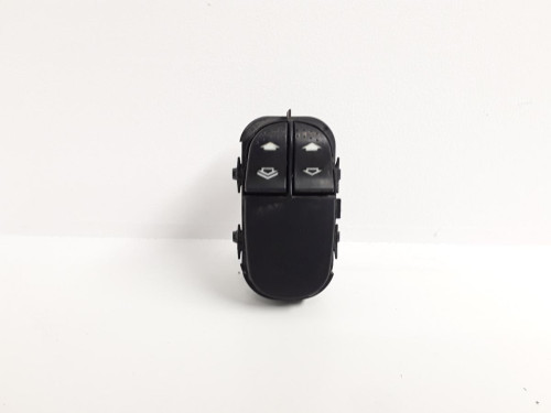 MANDO ELEVALUNAS DELANTERO IZQUIERDO Ford FOCUS BERLINA (CAK) 