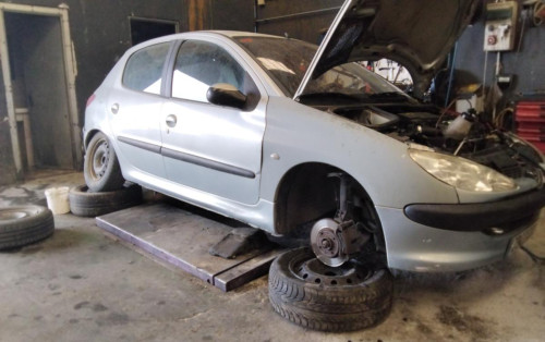 PEUGEOT 206 