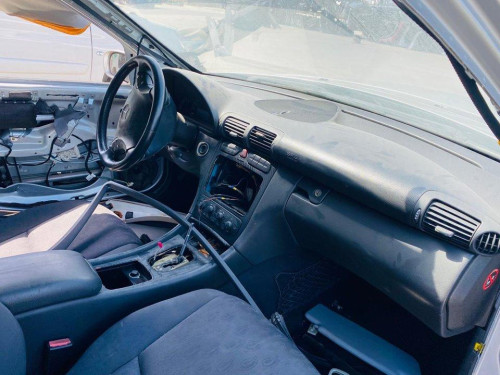  MERCEDES-BENZ CLASE C (BM 203) BERLINA 