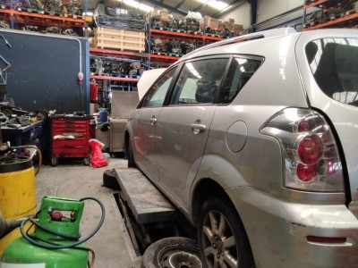 TOYOTA COROLLA VERSO (R1)