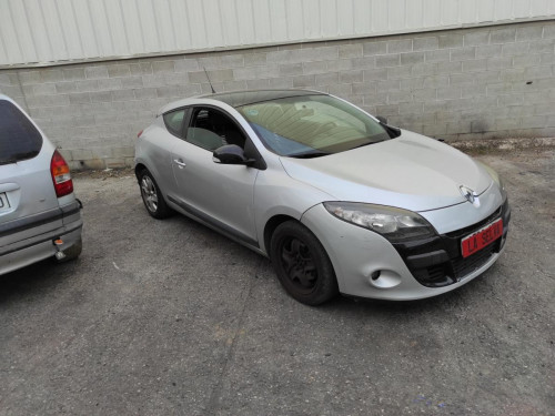 RENAULT MEGANE III COUPE — vehículo donante para recambios 