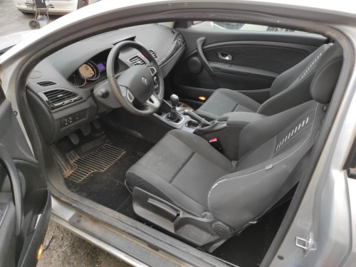RENAULT MEGANE III COUPE — vehículo donante para recambios 