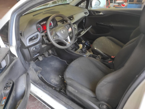 OPEL CORSA E — vehículo donante para recambios 