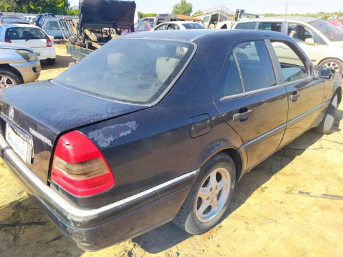  MERCEDES-BENZ CLASE C (BM 202) BERLINA 