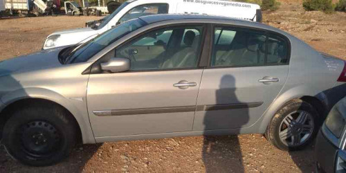 RENAULT MEGANE II BERLINA 3P — vehículo donante para recambios 