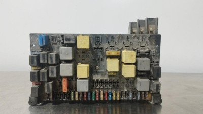 CAJA RELES / FUSIBLES