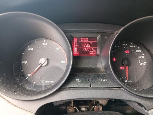 SEAT IBIZA SC (6J1) — vehículo donante para recambios 