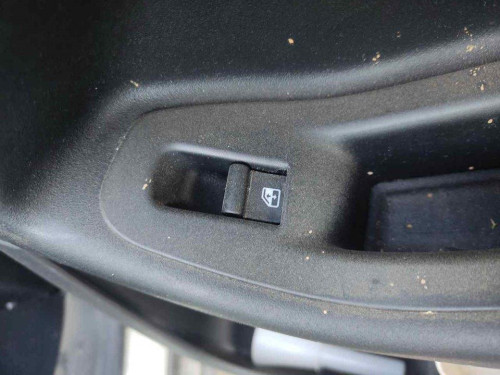  MANDO ELEVALUNAS TRASERO DERECHO Fiat 500X (334) 