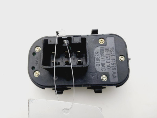MANDO ELEVALUNAS DELANTERO IZQUIERDO Ford FOCUS BERLINA (CAK) 