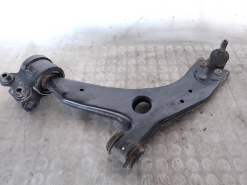 BRAZO SUSPENSION INFERIOR DELANTERO IZQUIERDO Ford FOCUS BERLINA (CAP) 