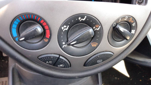 FORD FOCUS BERLINA (CAK) — Donor Vehicle for Used Parts 