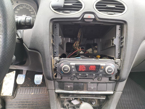  FORD FOCUS BERLINA (CAP) 