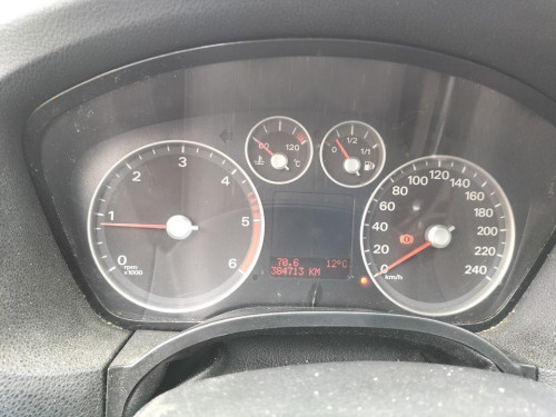  FORD FOCUS BERLINA (CAP) 